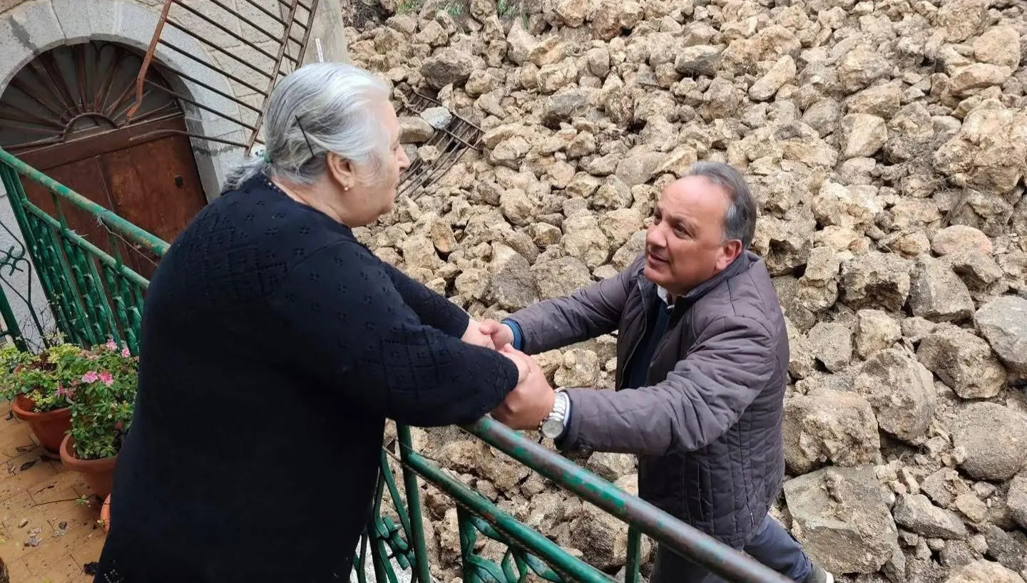 Frana a Stilo, il sindaco: «Situazione critica»\n