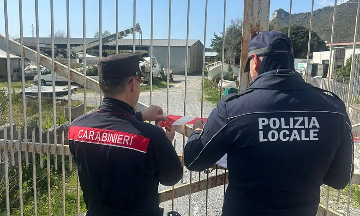 Tortora, sequestro a rimessaggio barche: 6 mila mq con rifiuti pericolosi e abusi edilizi\n