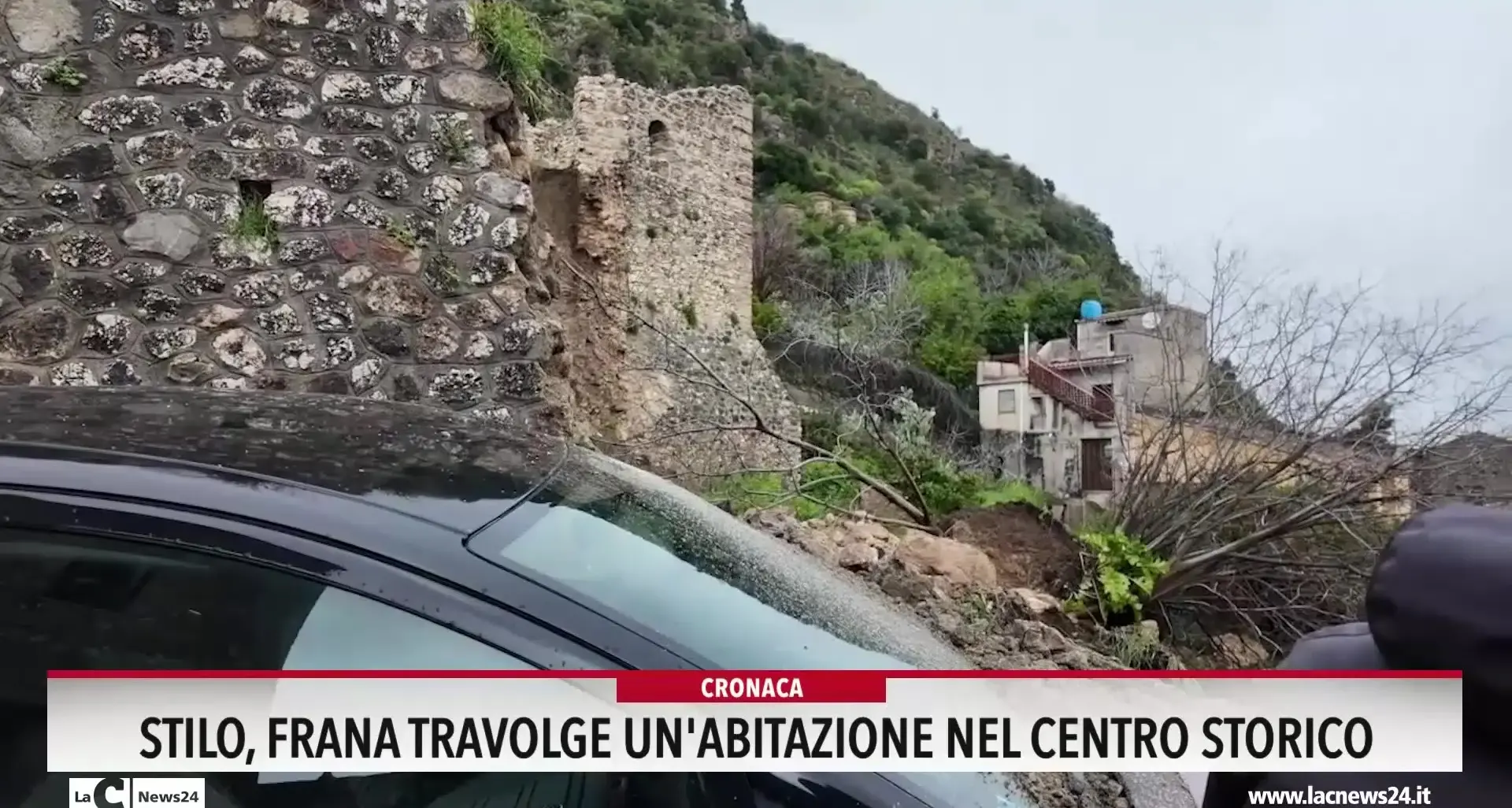 Stilo, frana travolge un abitazione nel centro storico
