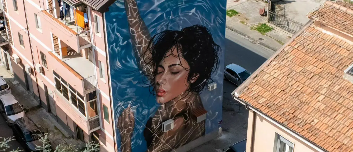 Una Gulia (urbana)\u00A0per rinascere: così i murales\u00A0trasformano borghi e periferie della Calabria\n