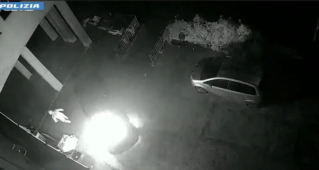 Palmi, la Polizia arresta\u00A0un uomo di 56 anni per l’incendio di un’autovettura\n