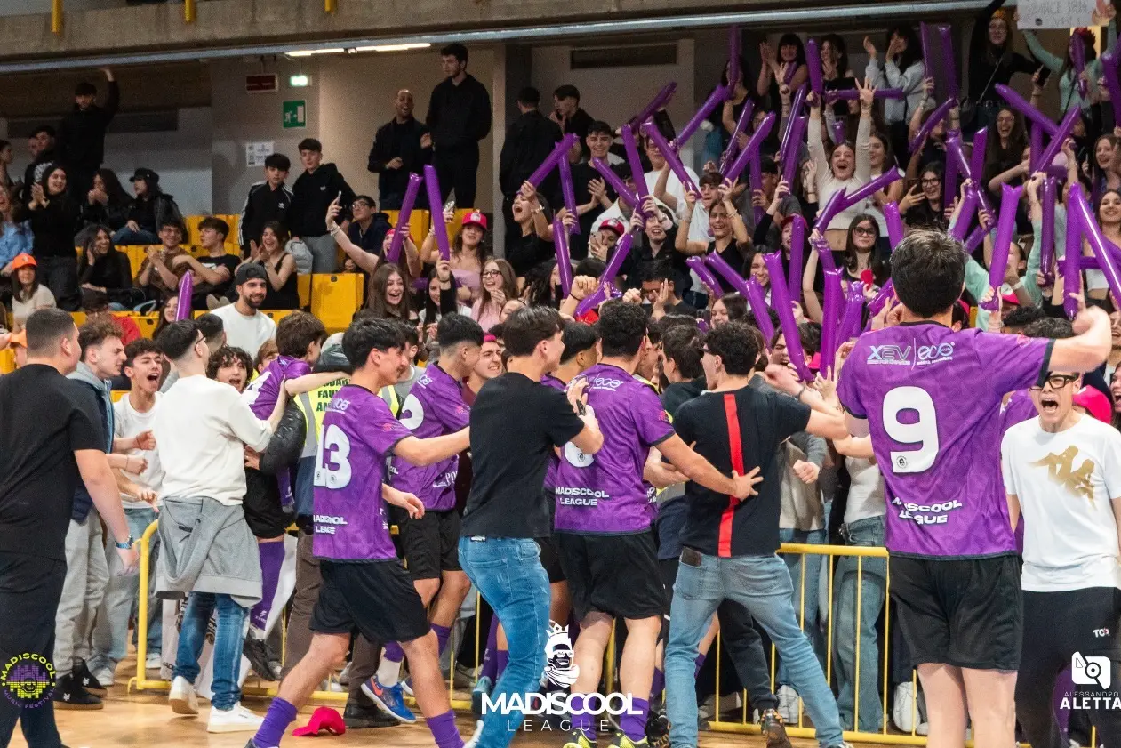 La Madiscool League conquista la Calabria: «Un evento che si ispira ai grandi\u00A0show americani e un’opportunità per i giovani»\n\n\n