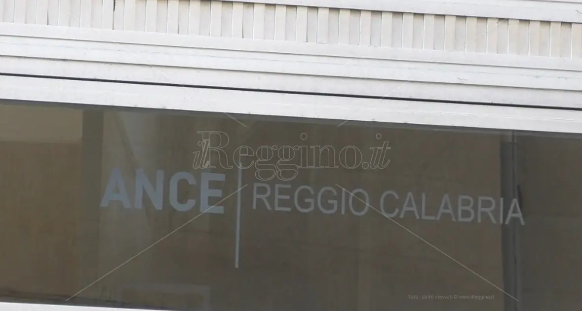 Aumento prezzi\u00A0materie prime, l’Ance scrive al sindaco\u00A0ff Versace:\u00A0«Criticità nell’esecuzione dei lavori pubblici. Occorrono soluzioni»\n