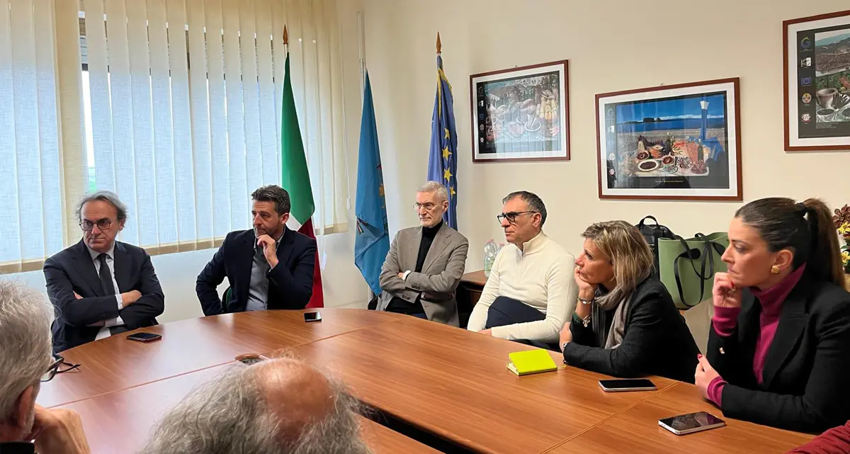 Bonelli (AVS) nella Piana di\u00A0Sibari per l’allarme su esondazioni e dissesto: «Il Governo si attivi»\u00A0\n