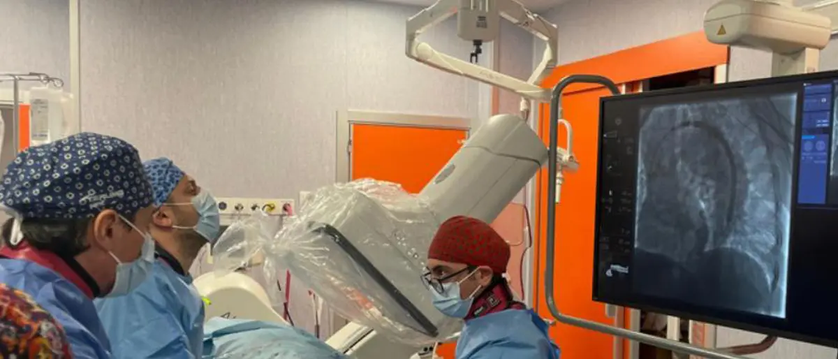 Cosenza, all’Annunziata utilizzata un’endoprotesi ramificata per riparare l'arco aortico\u00A0\n