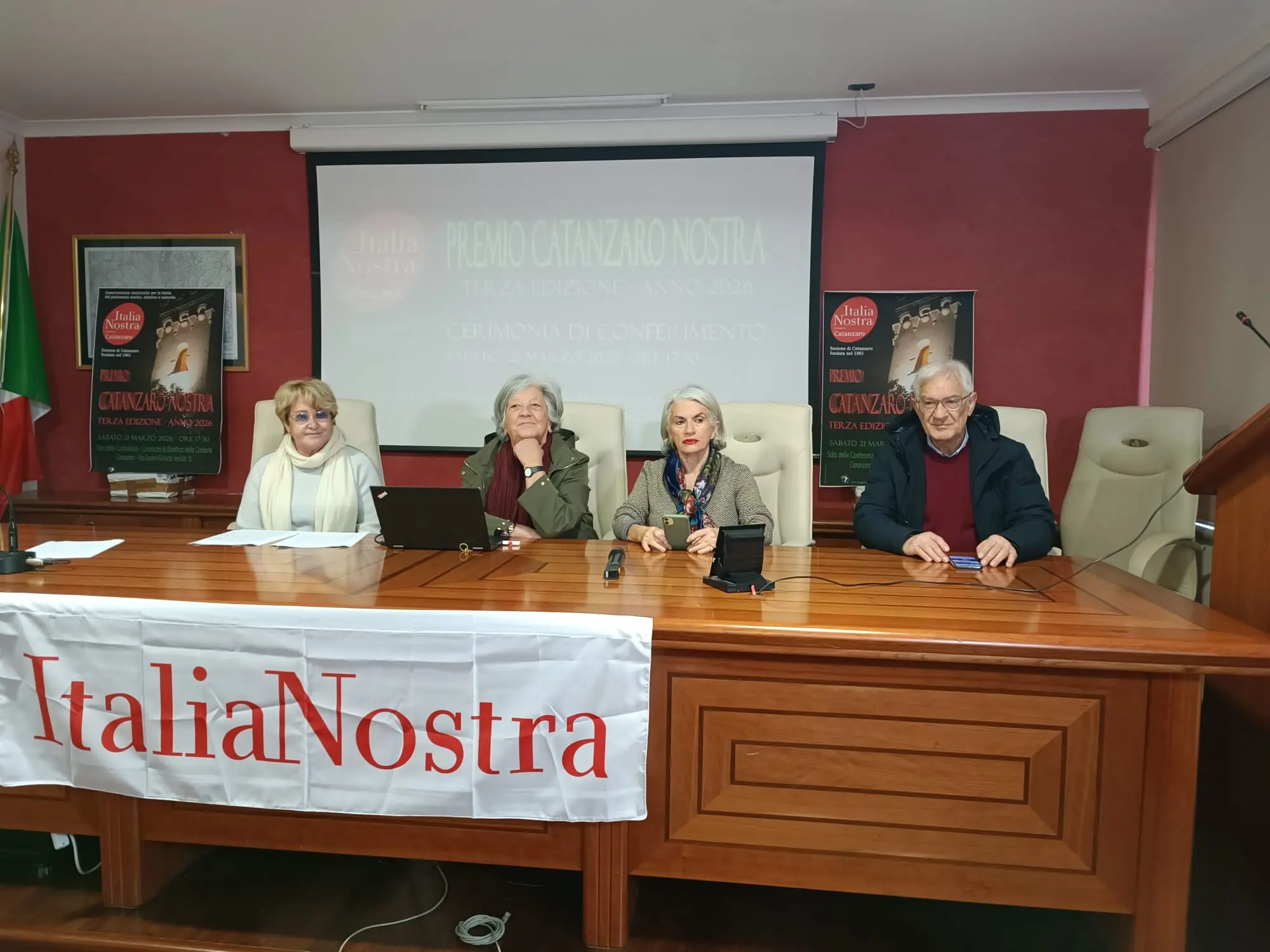 Premio “Catanzaro Nostra”, presentata la terza edizione del riconoscimento che celebra chi costruisce identità e comunità\n