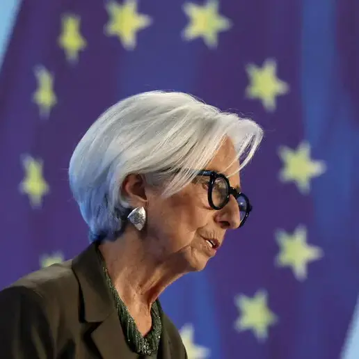 Bce, tassi fermi al 2%: pesa l’incertezza globale. Inflazione a rischio con la crisi energetica\n