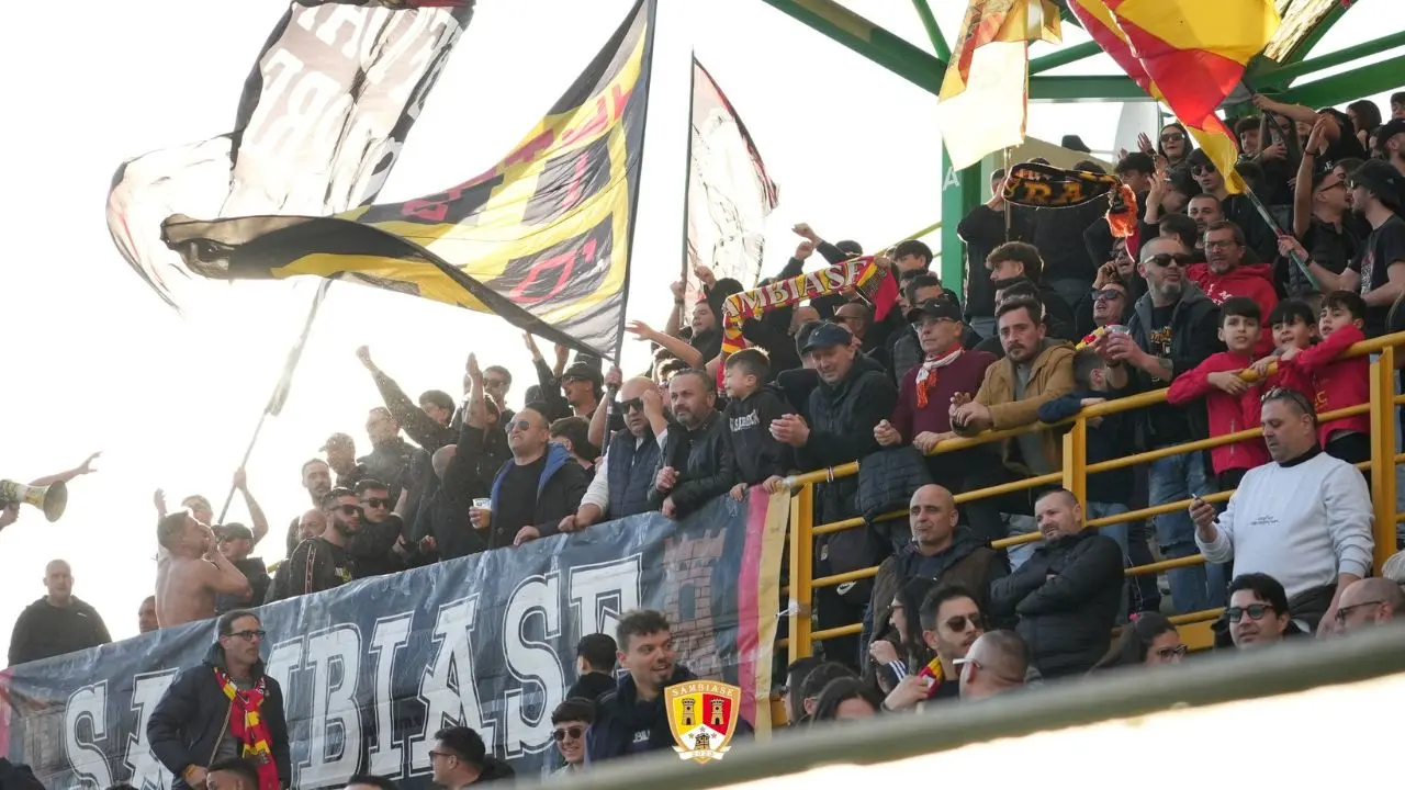 Serie D, Sambiase tra solidità e paradosso: fuori vola, in casa si inceppa. Domenica arriva il Gela\n