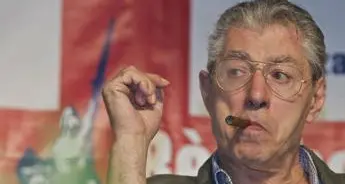 La morte di Umberto Bossi riapre la frattura: l’Italia divisa che non abbiamo mai ricucito\n\u00A0\n