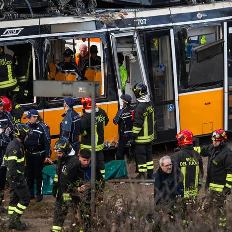 Tram deragliato a Milano, la Polizia locale:\u00A0«Il conducente\u00A0era al telefono pochi secondi prima dell’incidente»\n