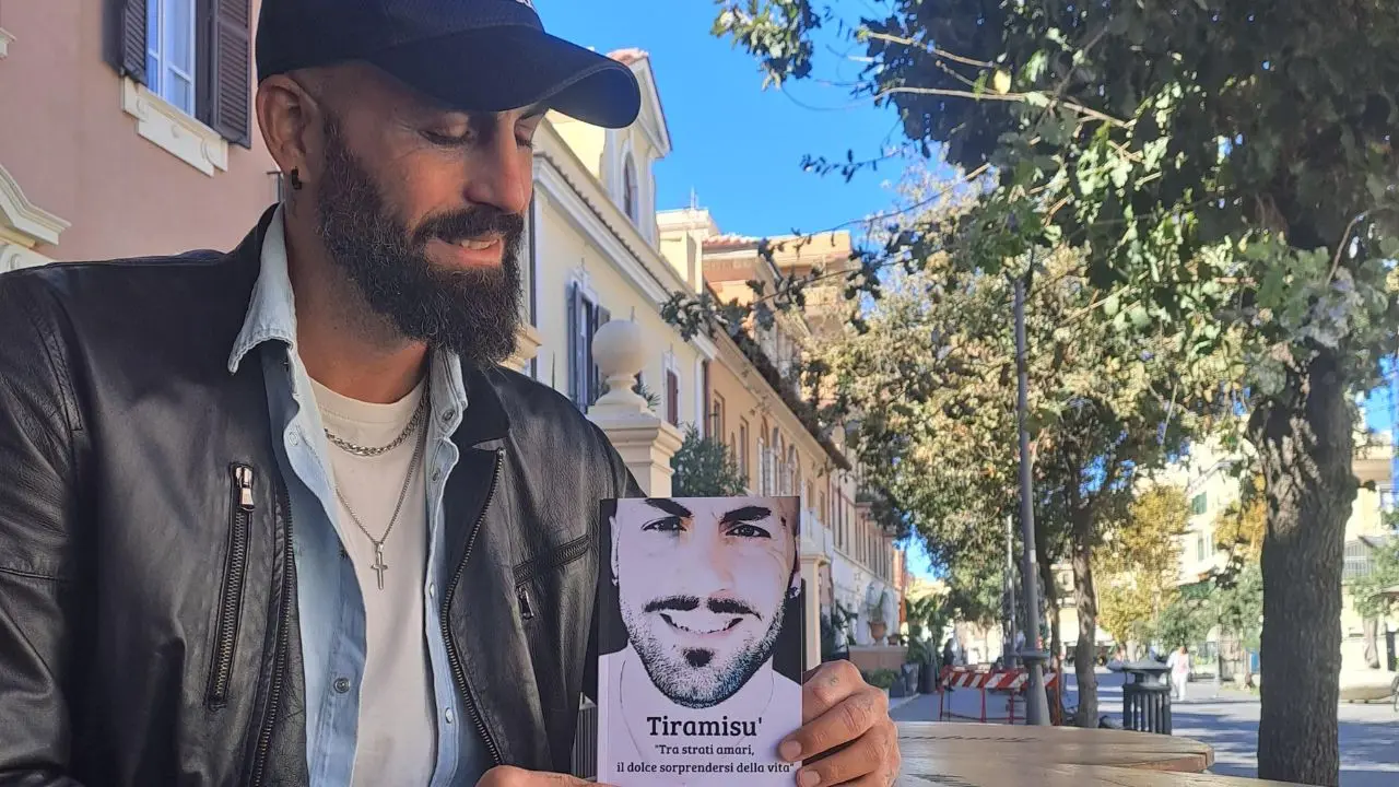 La rinascita di Roberto Stoico è in “Tiramisù”:\u00A0«Smettere di dare colpe agli altri è l’unico modo per ripartire»\n