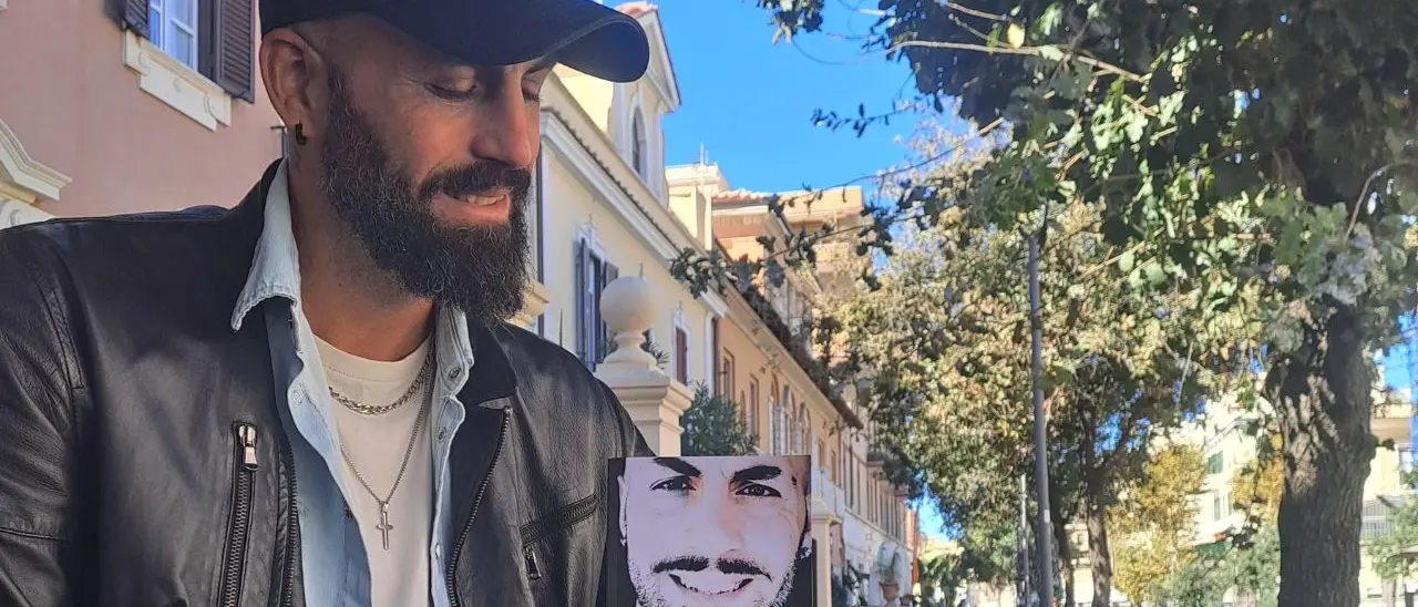 La rinascita di Roberto Stoico è in “Tiramisù”:\u00A0«Smettere di dare colpe agli altri è l’unico modo per ripartire»\n