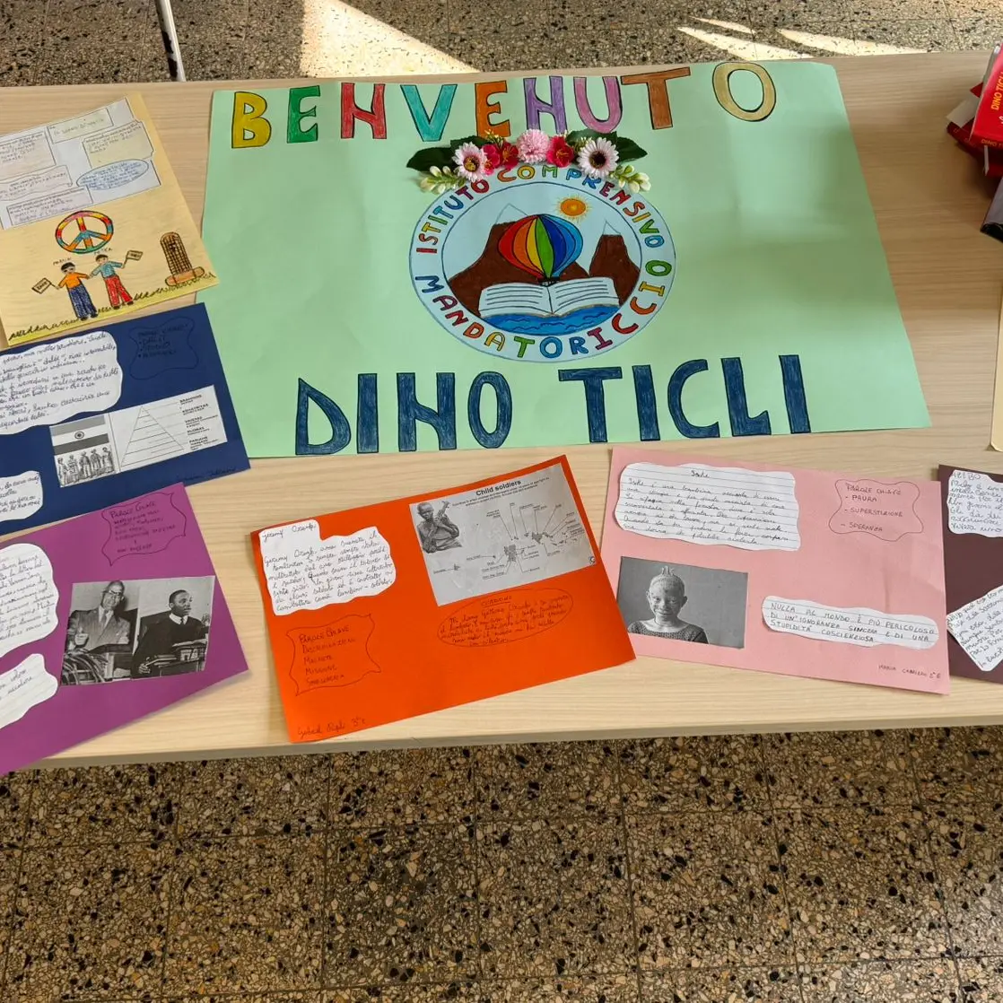 Mandatoriccio, “Olimpiadi del libro”: gli studenti incontrano lo scrittore Dino Ticli\n