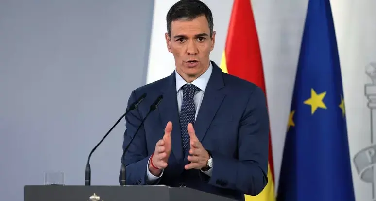 Guerra in Medio Oriente, piano da 5 miliardi: Sánchez mobilita misure contro la crisi\n