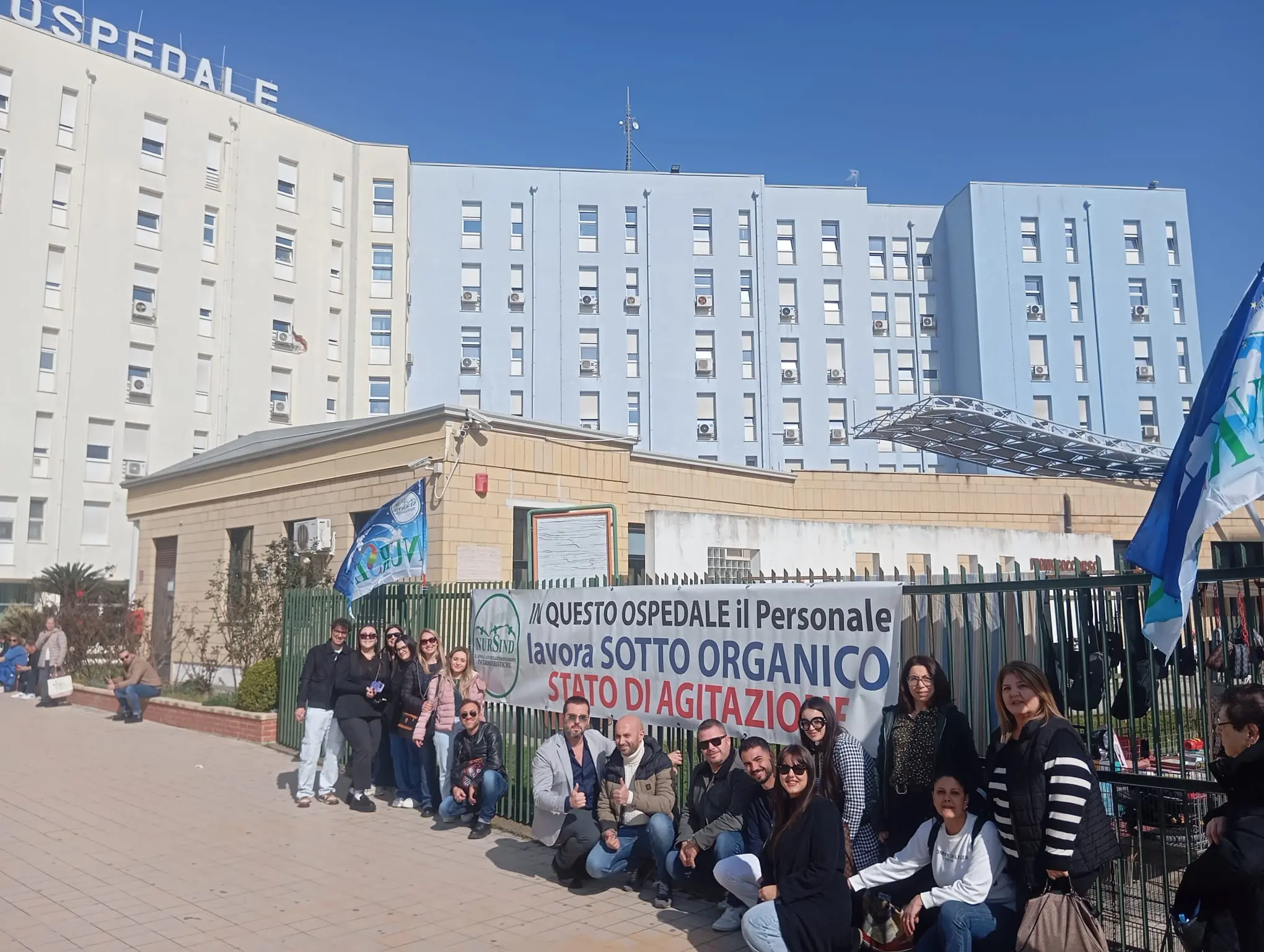 Ospedale di Crotone, l’Asp si impegna alla proroga dei contratti per infermieri e Oss: rientra la protesta\n
