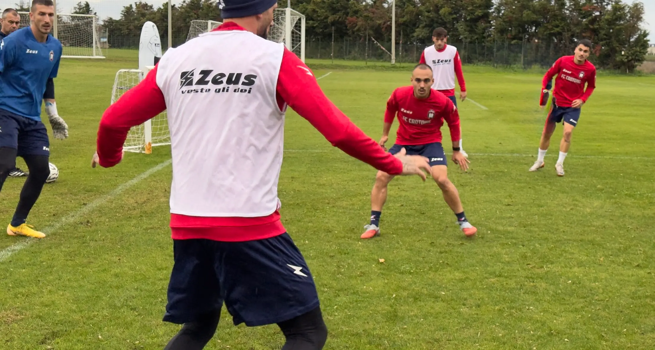 Sorrento-Crotone: gara chiave a sei giornate dal termine. Senza Gomez e Zunno, gli squali cercano conferme\n