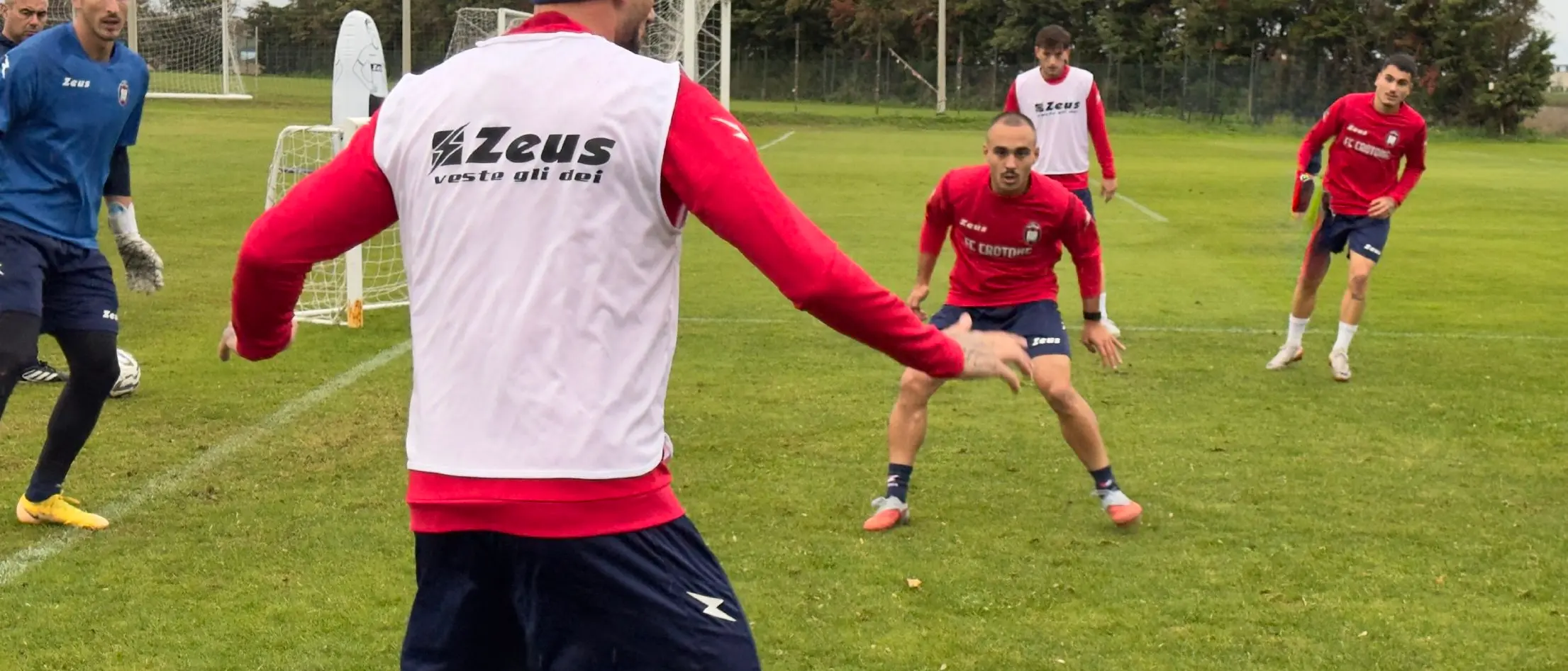 Sorrento-Crotone: gara chiave a sei giornate dal termine. Senza Gomez e Zunno, gli squali cercano conferme\n