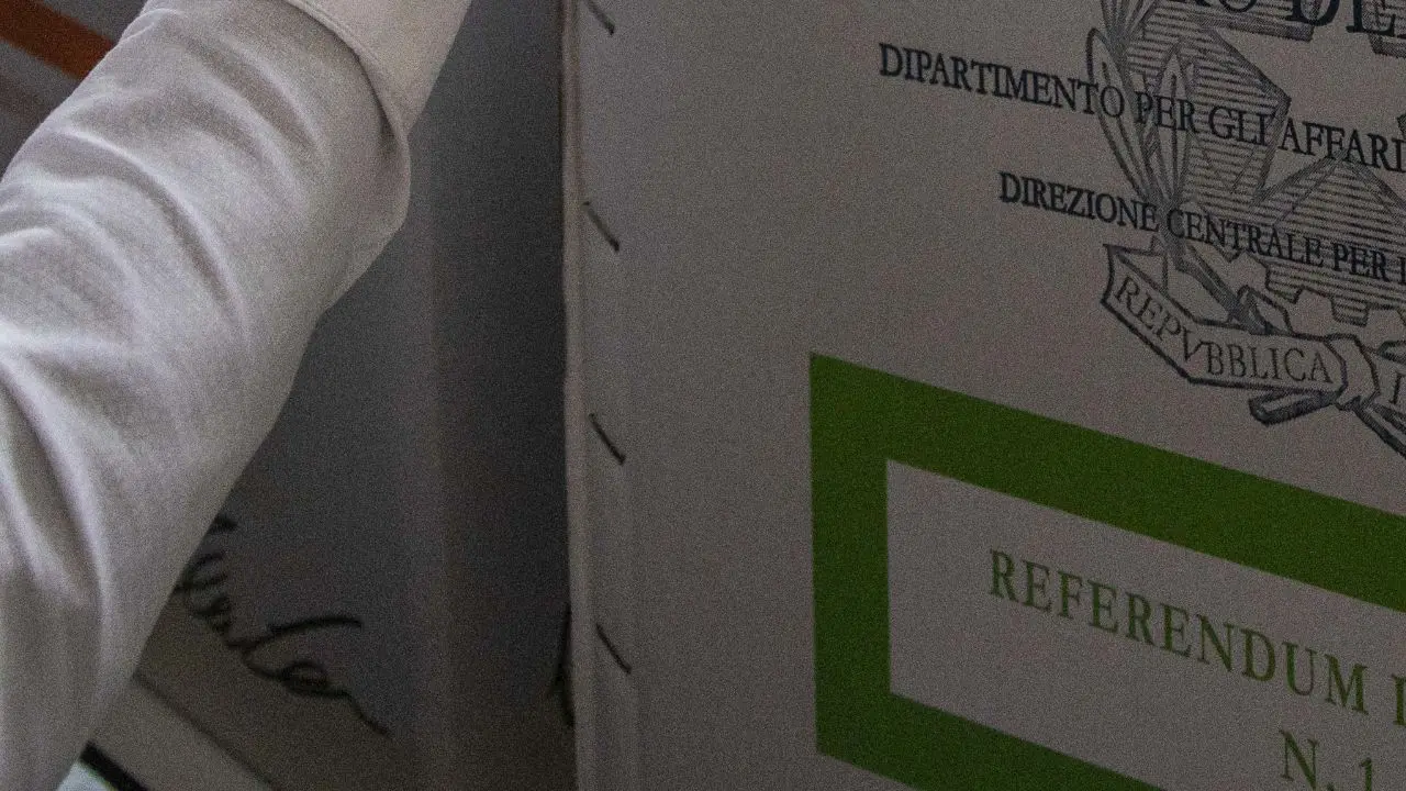 Referendum giustizia, seggi aperti in tutta Italia: si vota oggi e domani. Su LaC Tv lo speciale lunedì alle 15\n