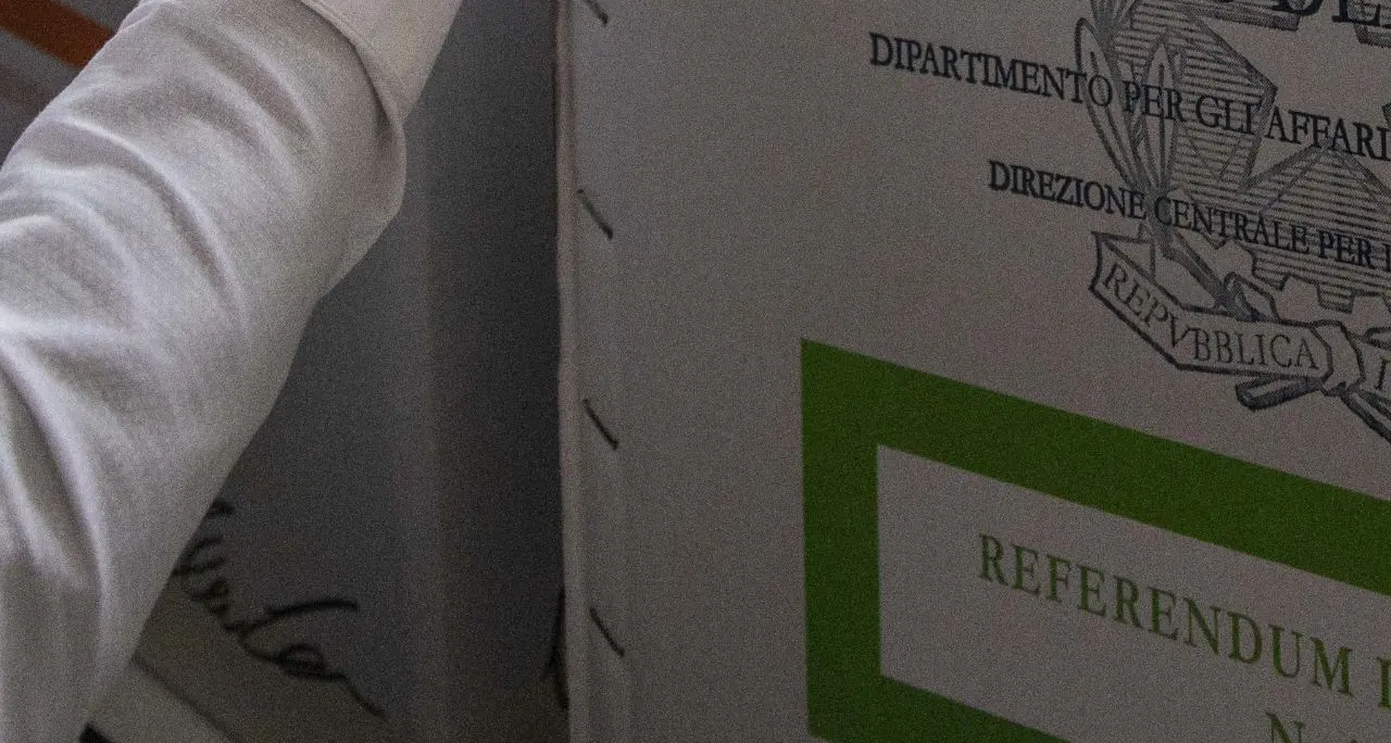 Referendum giustizia, seggi aperti in tutta Italia: si vota oggi e domani. Su LaC Tv lo speciale lunedì alle 15\n