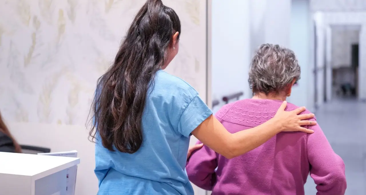 <p>Sanità,<span style=\"color:hsl(0, 75%, 60%);\"> Medicina interna in Calabria al collasso</span>: reparti pieni e Pronto soccorso sotto pressione</p>