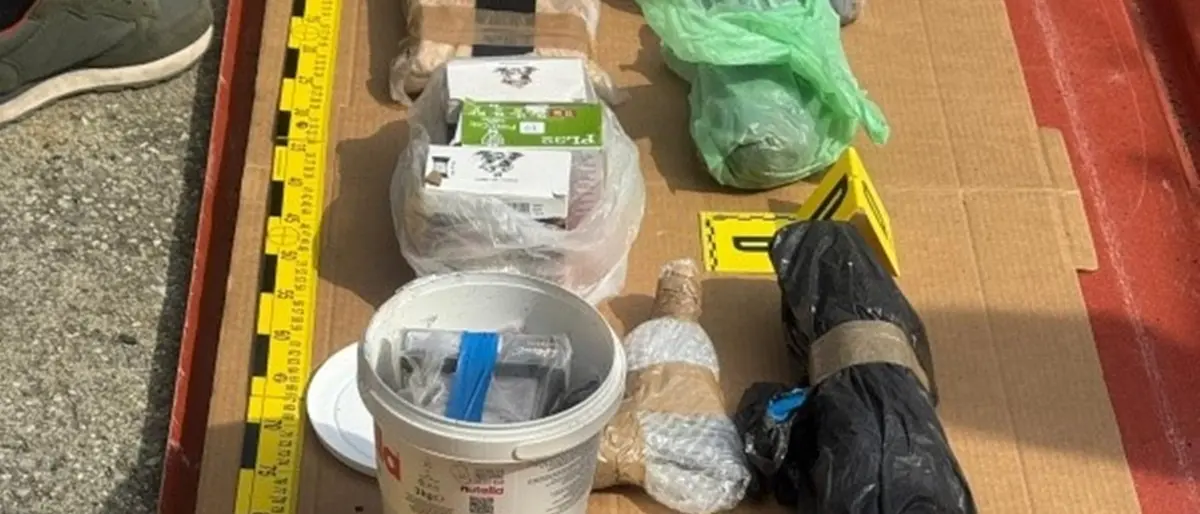 Un arsenale clandestino e\u00A0cocaina\u00A0in contrada Feudo a Gioiosa Ionica: arrestato un quarantottenne\u00A0di Siderno\n