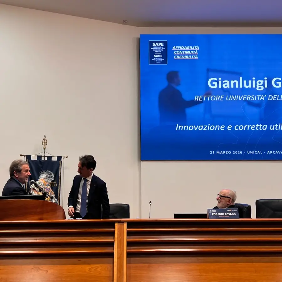 Unical, il rettore Greco: «L’intelligenza artificiale è già qui. La vera sfida è restare umani»\n
