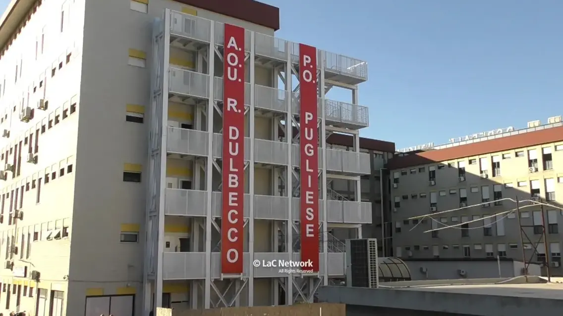 <p><span style=\"color:hsl(0, 75%, 60%);\">Epatite A</span>, quattro i pazienti ricoverati nel reparto Malattie infettive a Catanzaro: «Evitare pesce e cozze crude»</p>