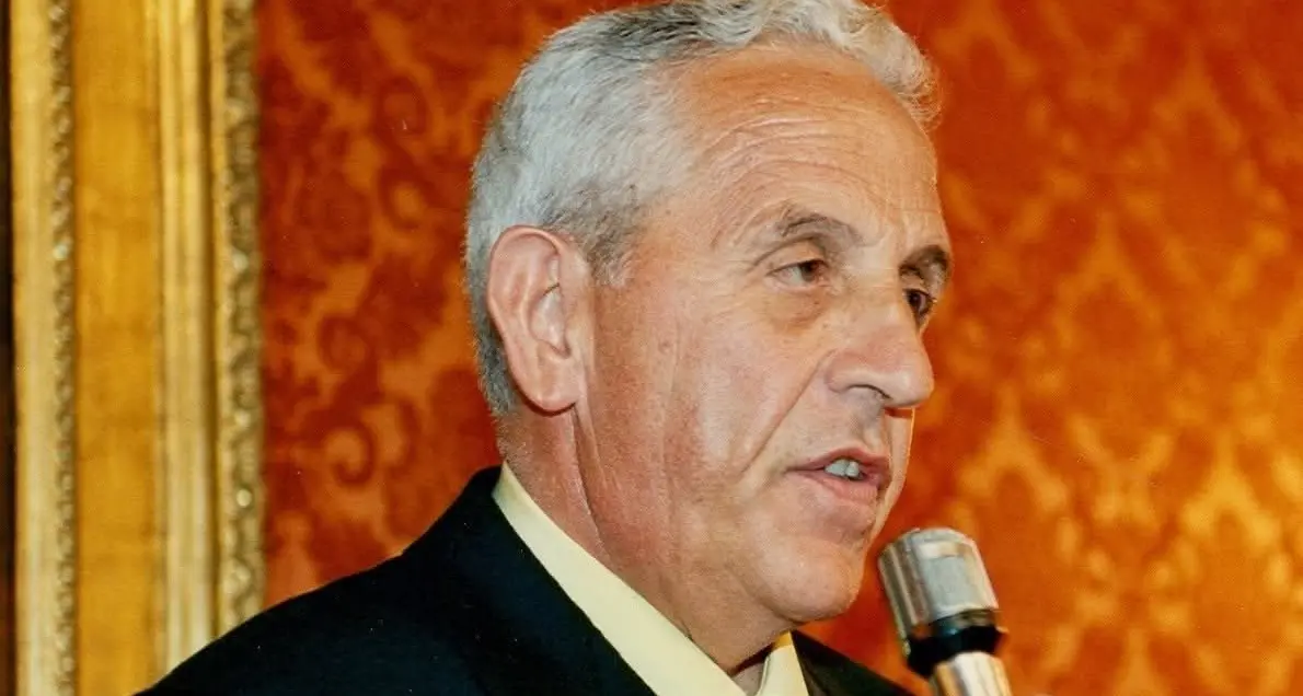 Addio ad Alessandro Sicilia, “Lisandro”: poeta e intellettuale della Calabria\n