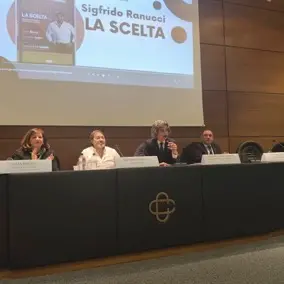 Cittanova, Sigfrido Ranucci docente per un giorno al Guerrisi-Gerace\n