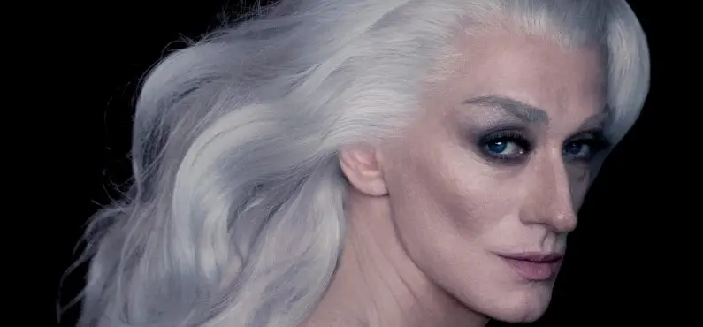 Drusilla Foer al Teatro Politeama di Catanzaro: un’icona di stile pronta a sorprendere il pubblico