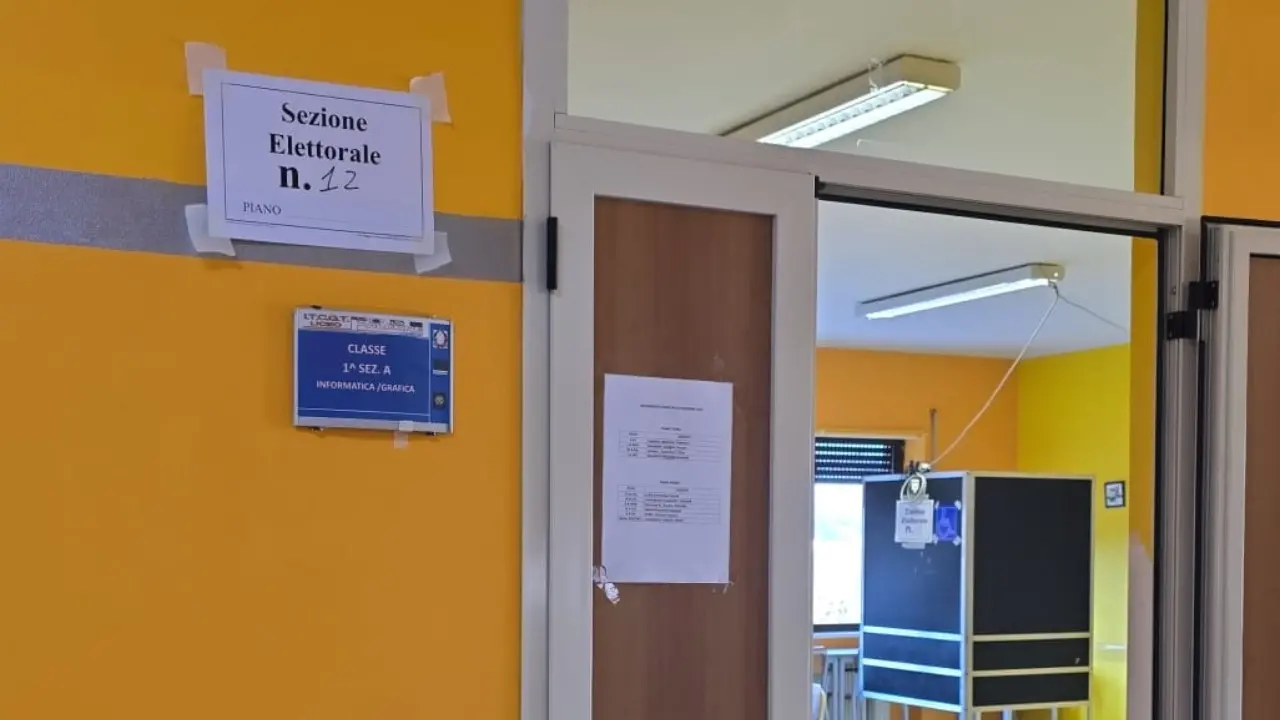 Referendum giustizia, seggi aperti in tutta Italia: si vota oggi e domani. Su LaC Tv lo speciale lunedì alle 15\n