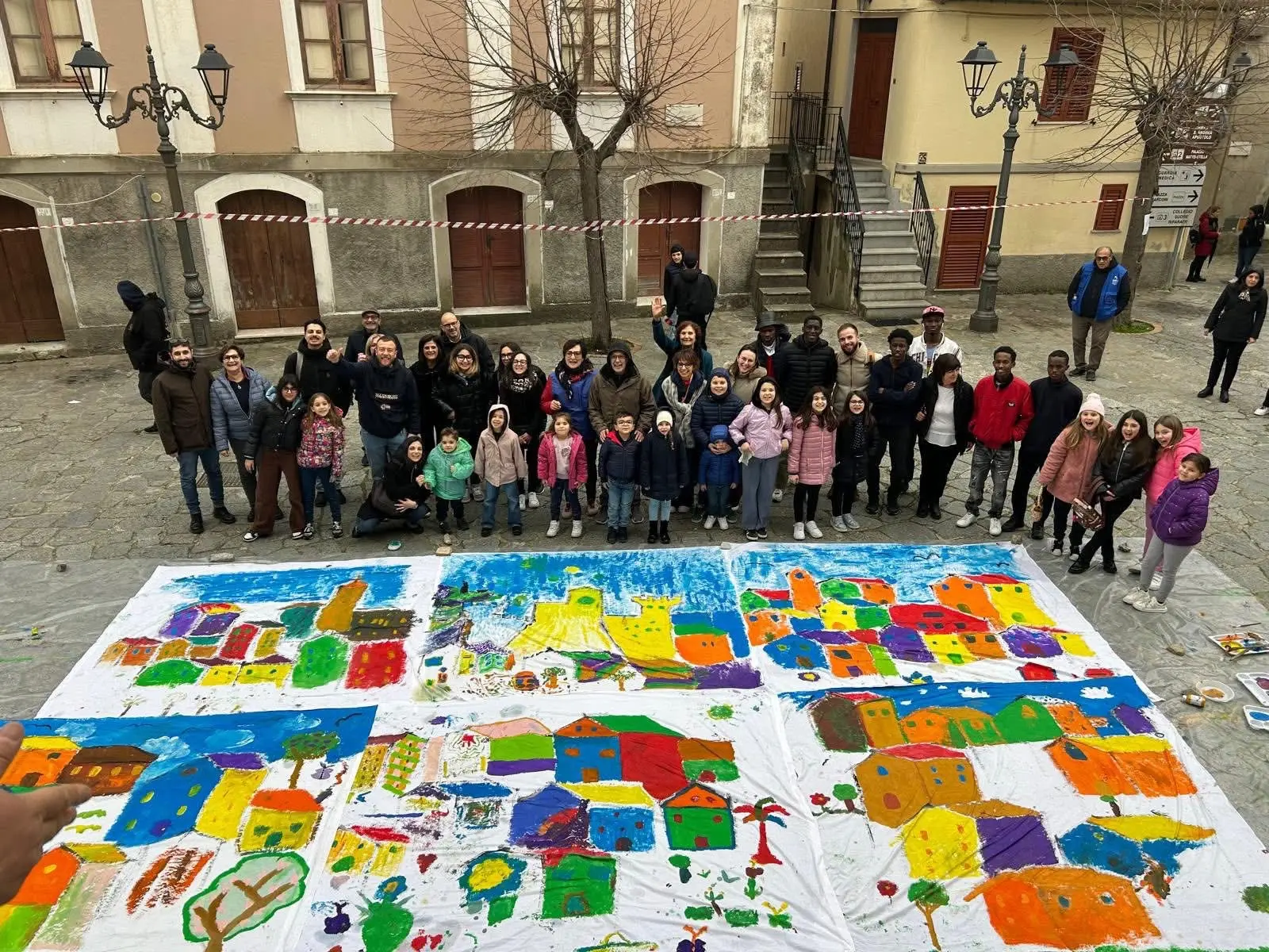 Sant'Andrea Apostolo dello Ionio si colora con il laboratorio di Roberto Giglio alle Giornate FAI di primavera. Oggi altre attività