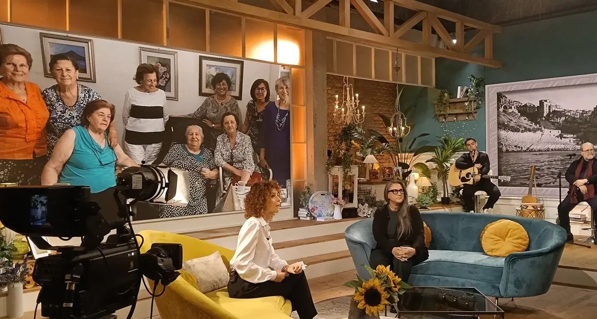 <p>La storia delle gelsominaie di Reggio Calabria approda in televisione con il documentario “La rugiada e il sole”</p>