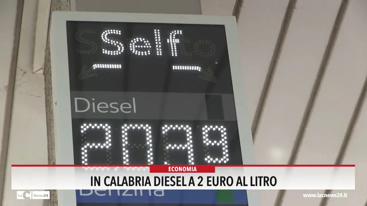 <p>In Calabria diesel a 2 euro al litro</p>