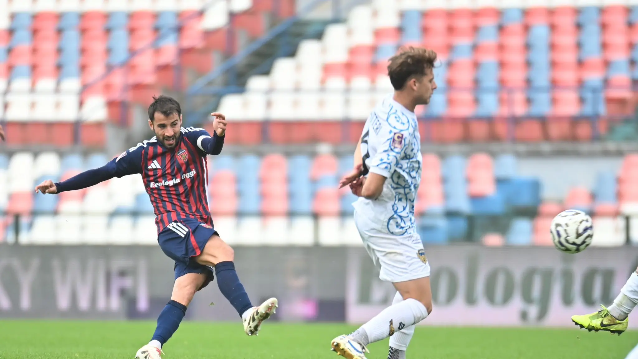 Garritano in azione contro il Latina (IPA)