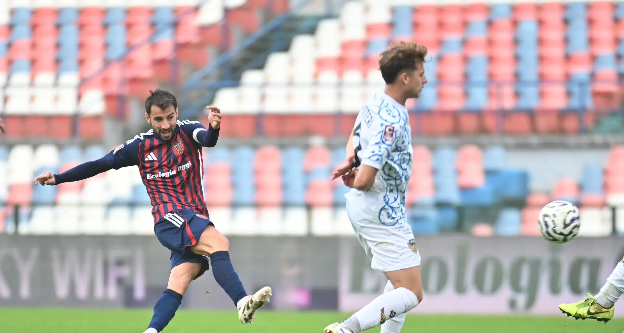 Il Cosenza rialza la testa, Latina battuto al Marulla con una grande rimonta\n