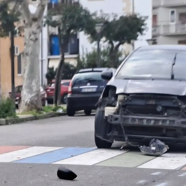 Rossano, scontro tra tre auto in via Nazionale: un conducente finisce in ospedale\n