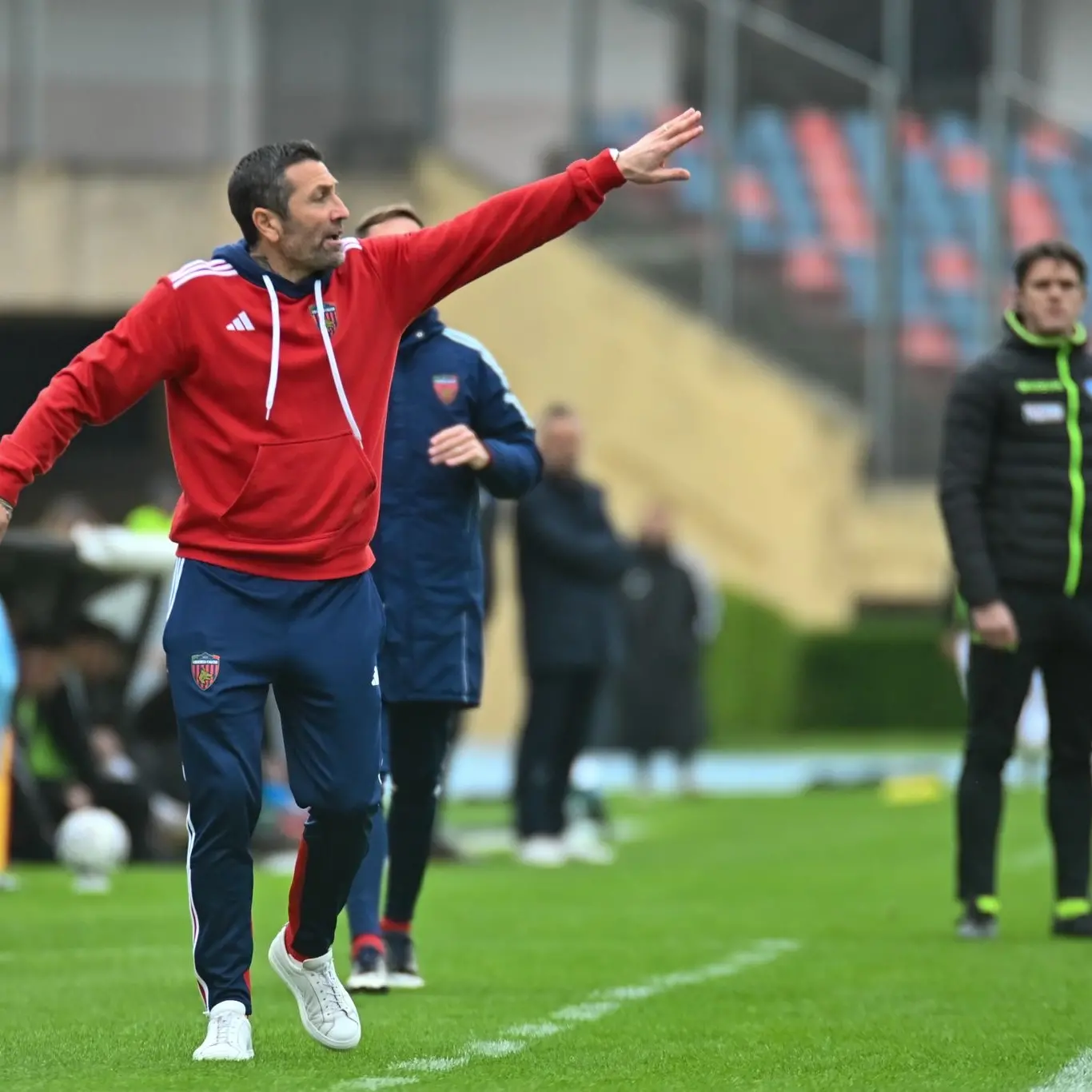 Buscè esalta il Cosenza da record: «Sei vittorie di fila in casa non arrivano per caso»\n