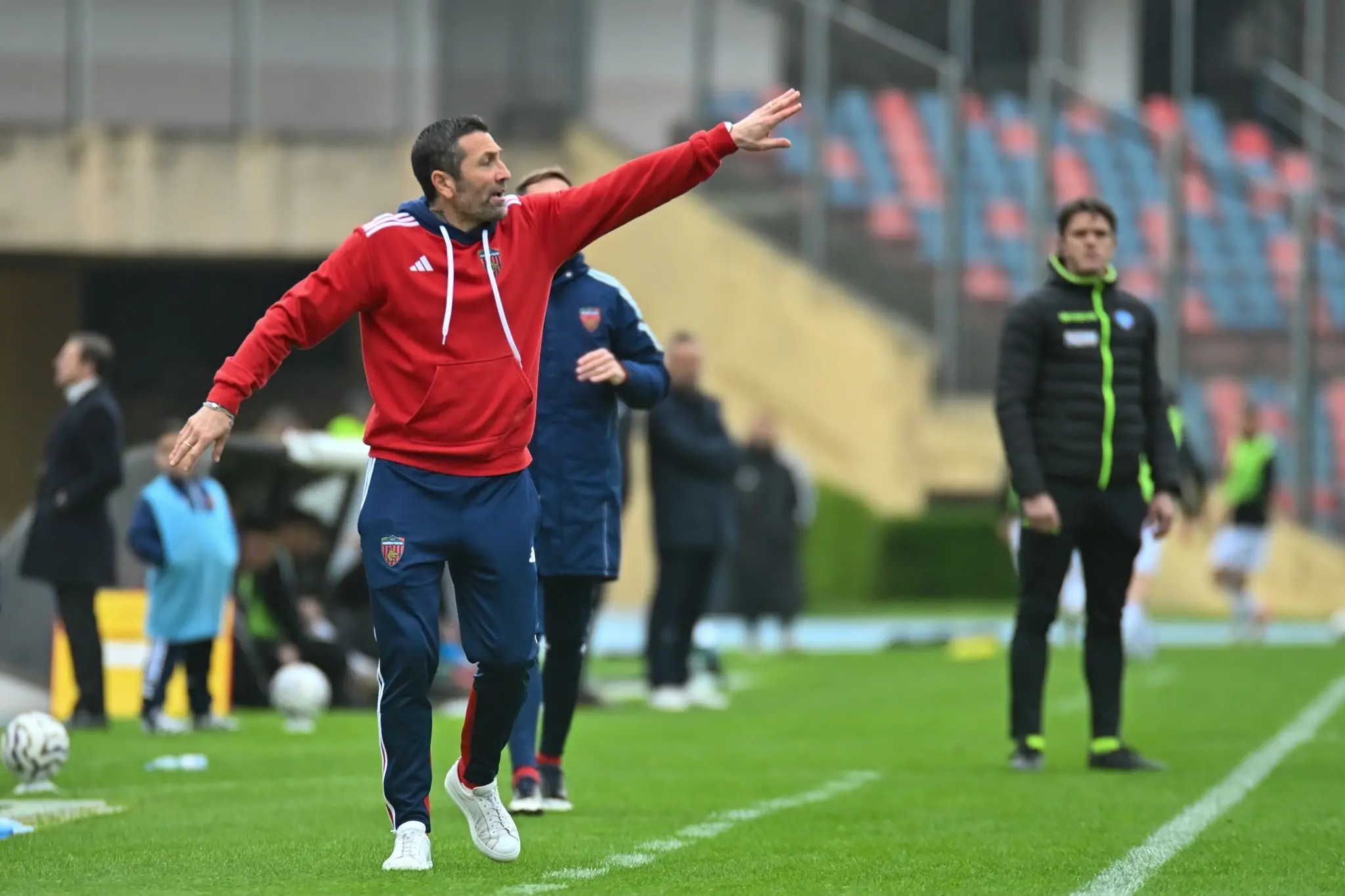 Buscè esalta il Cosenza da record: «Sei vittorie di fila in casa non arrivano per caso»\n