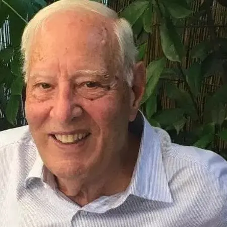 <p>Il vibonese Michele Contartese a 92 anni rappresentante di lista a Bologna per votare al referendum</p>