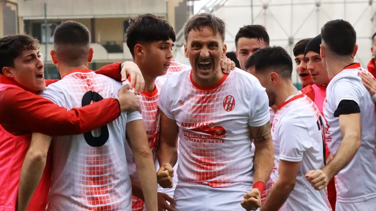 Promozione B: colpo grosso del Gioiosa Ionica, che vola in vetta. Giovinazzo: «Tappa decisiva, ora lo sprint finale»\n