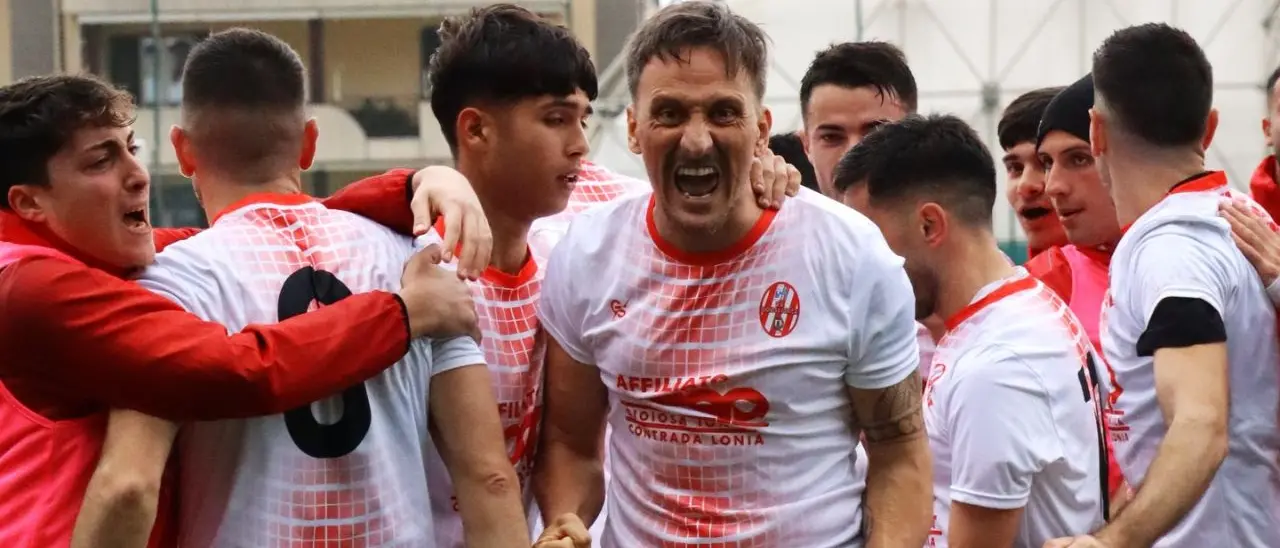 Promozione B: colpo grosso del Gioiosa Ionica, che vola in vetta. Giovinazzo: «Tappa decisiva, ora lo sprint finale»\n