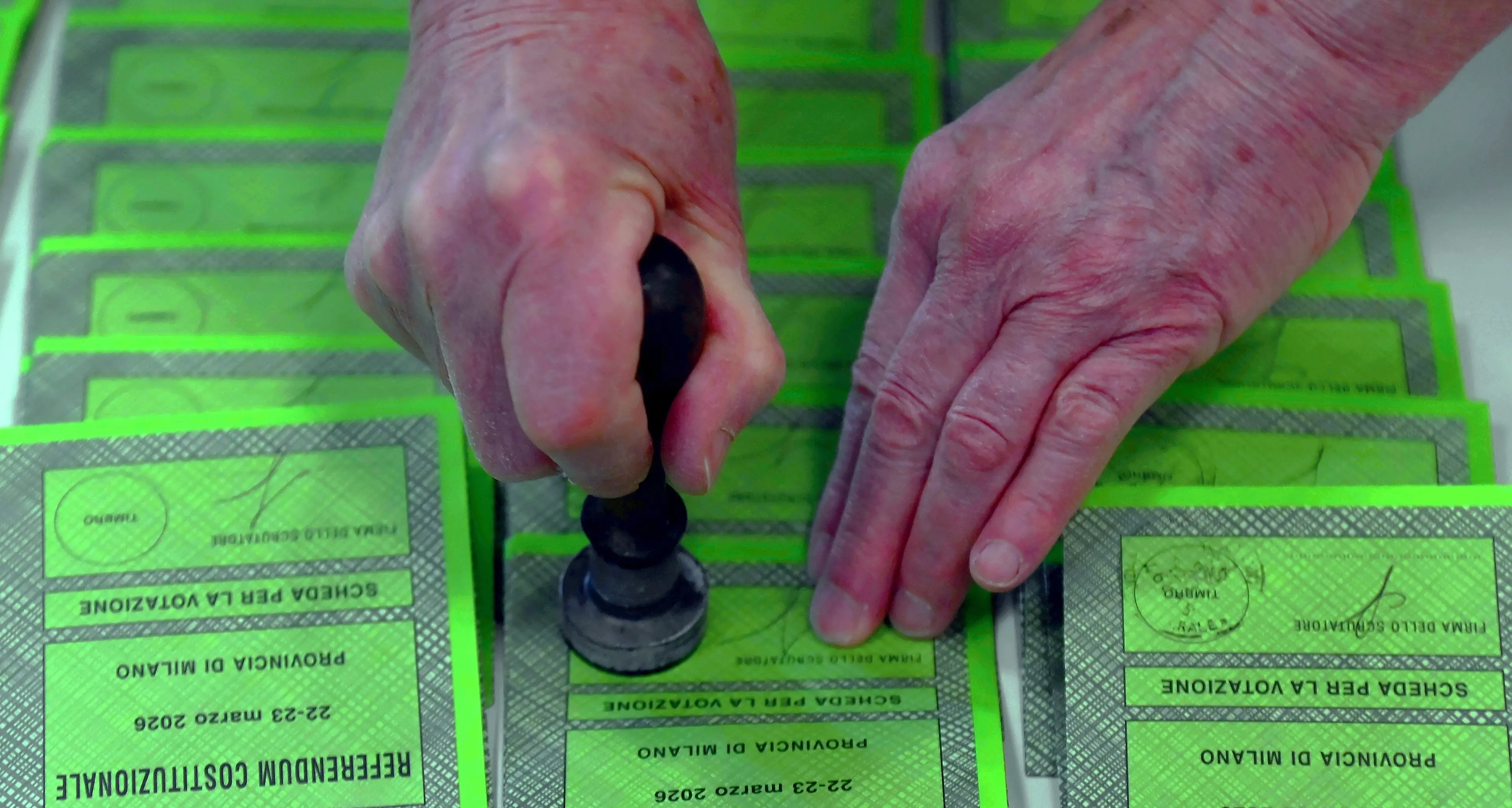 Referendum giustizia, affluenza oltre le previsioni: si profila un testa a testa tra il Sì e il No\n