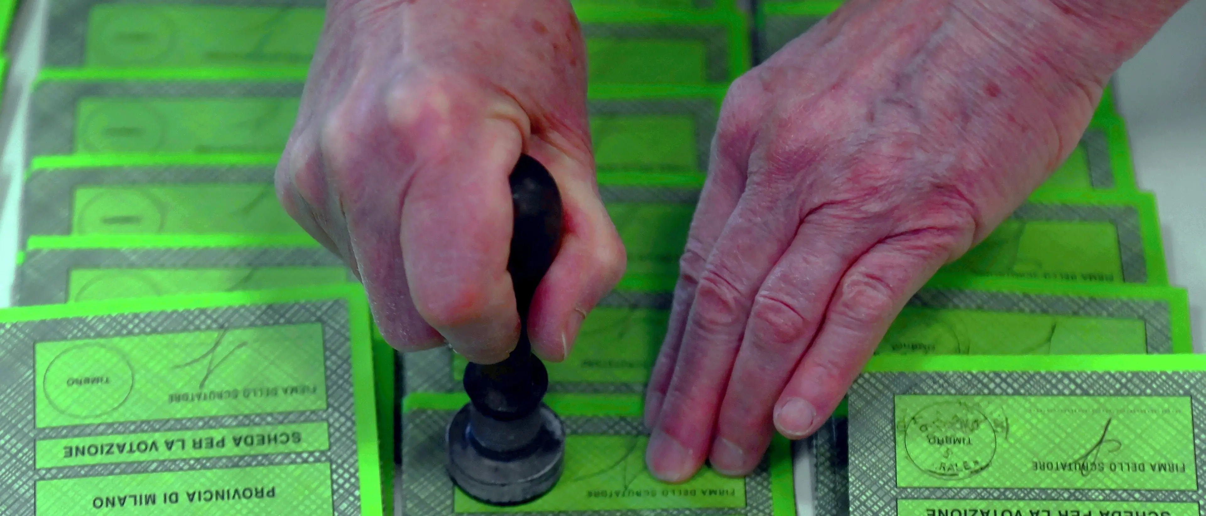 Referendum giustizia, affluenza oltre le previsioni: si profila un testa a testa tra il Sì e il No\n