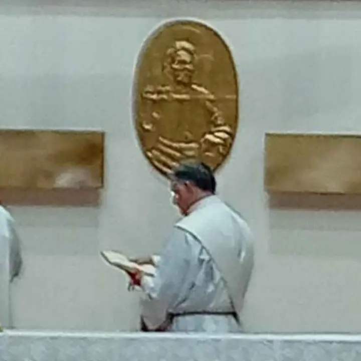 Inaugurato a Cosenza il bassorilievo “Cristo Maestro” firmato da Massimo Melicchio\n