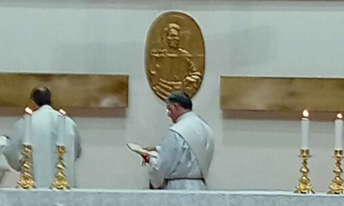 Inaugurato a Cosenza il bassorilievo “Cristo Maestro” firmato da Massimo Melicchio\n