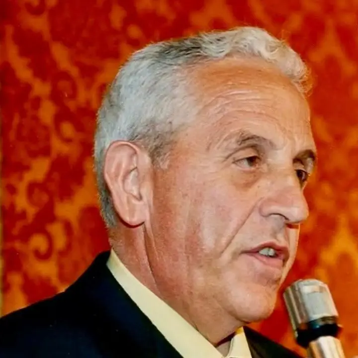 Rende piange Alessandro Sicilia, poeta del borgo e custode della memoria\n