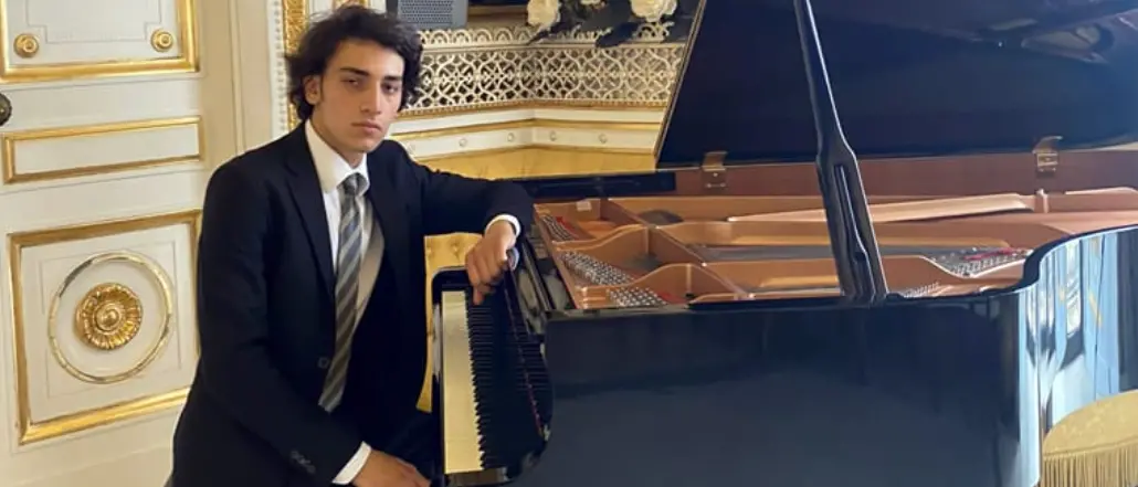 Vibo, il pianista Luca De Leo debutta al Conservatorio Torrefranca con un recital interamente dedicato a Robert Schumann\n