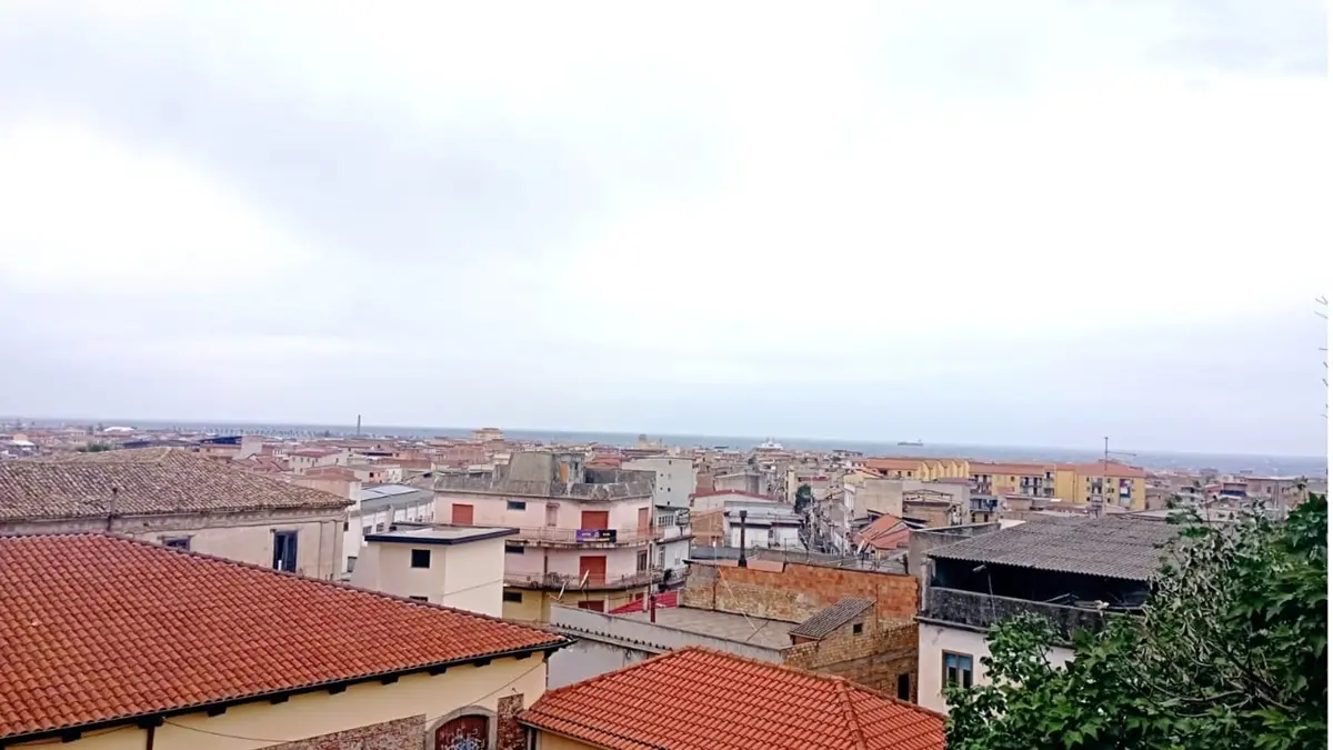 Gioia Tauro, sabato la mobilitazione in piazza Duomo “10, 100, 1000 piazze di donne per la pace”