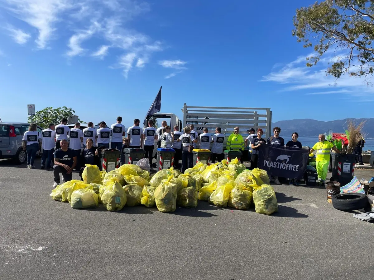 Detenuti del carcere di Reggio Calabria in campo con Plastic Free e Seconda Chance\u00A0\n